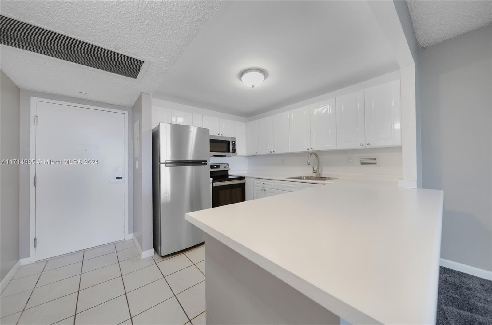 2301 Collins Ave 1030 photo 14