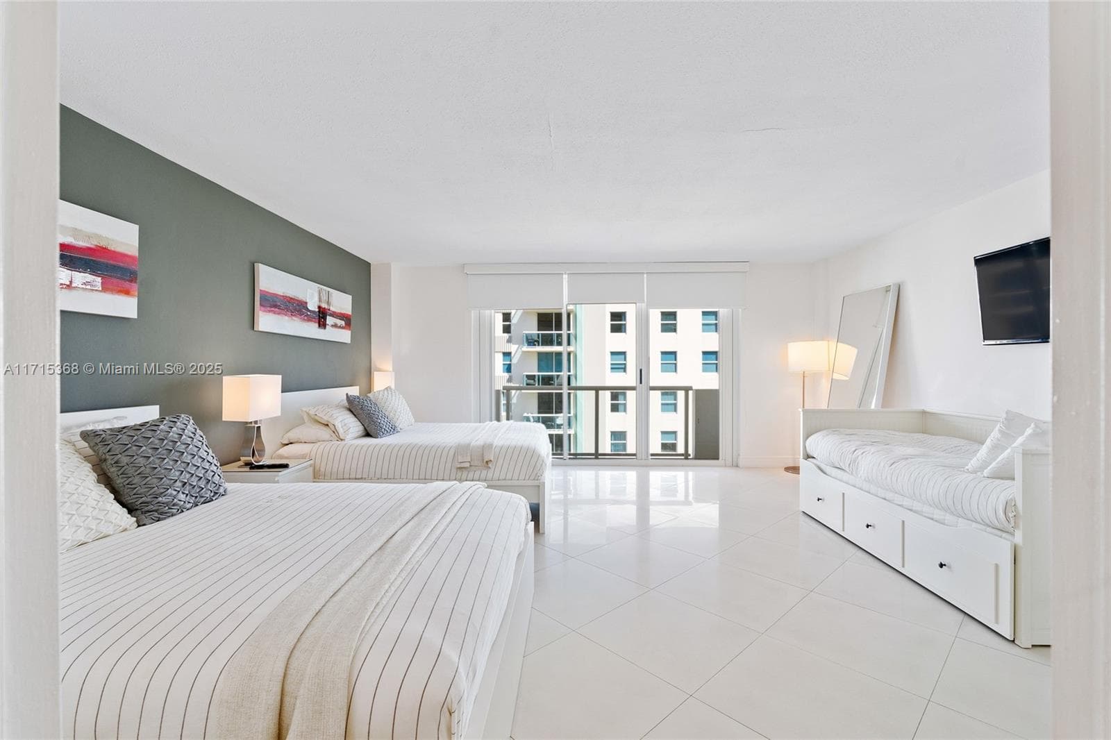 9195 Collins Ave 1103 photo 20