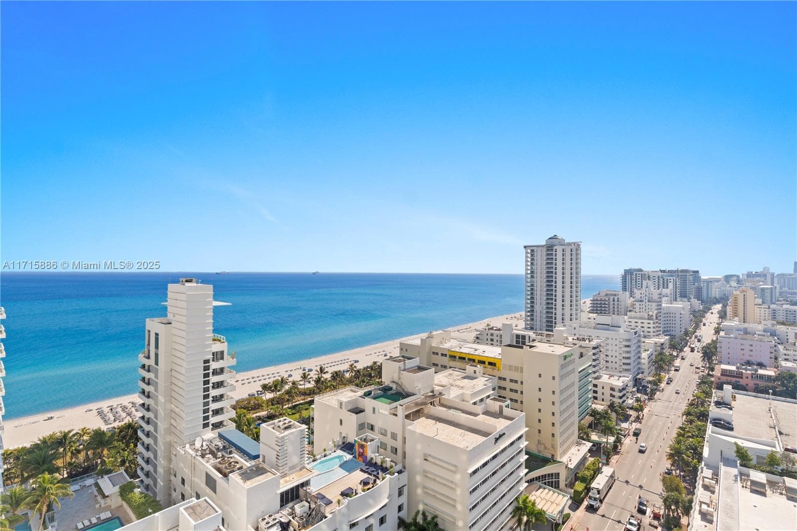 4401 Collins Ave 2104 photo 2