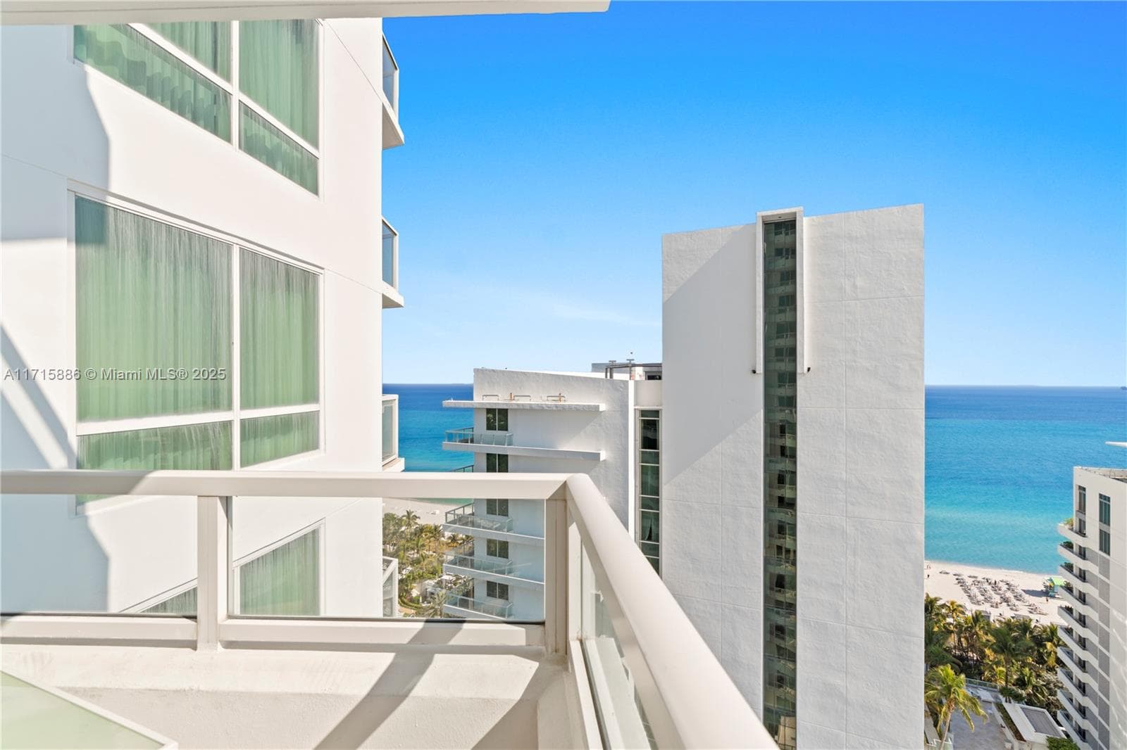 4401 Collins Ave 2104 photo 7
