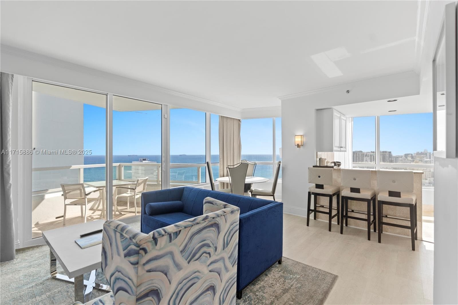 4401 Collins Ave 2104 photo 1