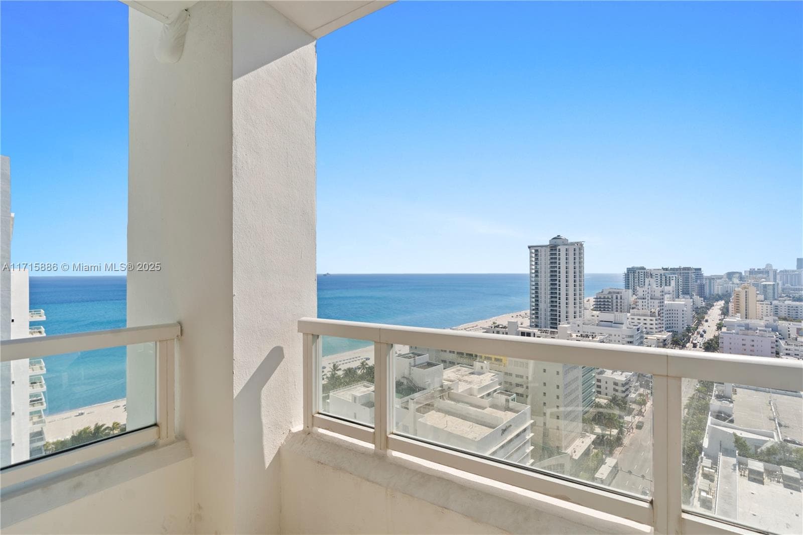 4401 Collins Ave 2104 photo 5