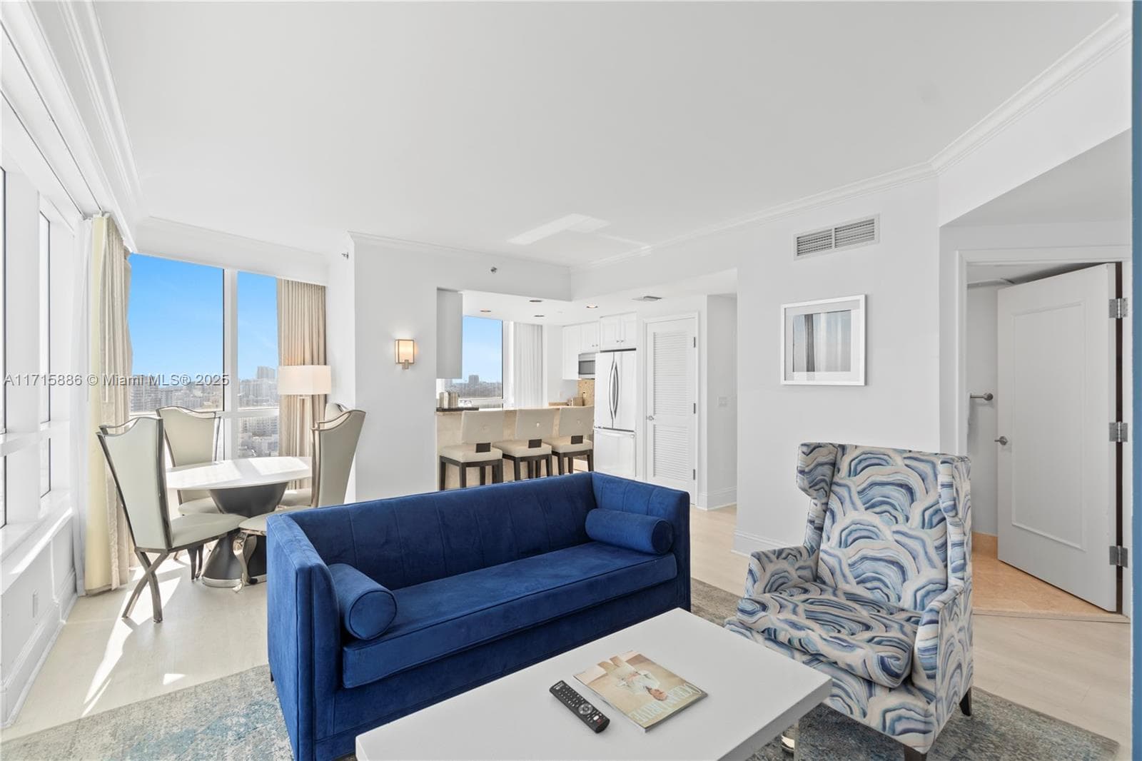 4401 Collins Ave 2104 photo 10
