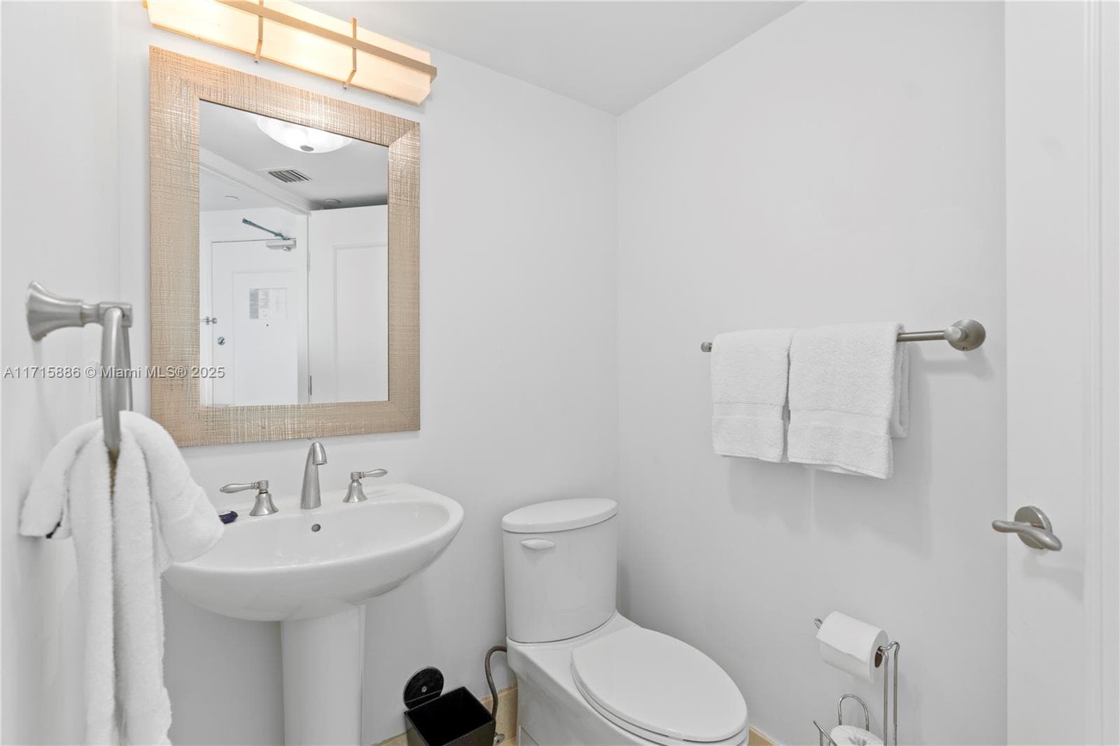 4401 Collins Ave 2104 photo 21
