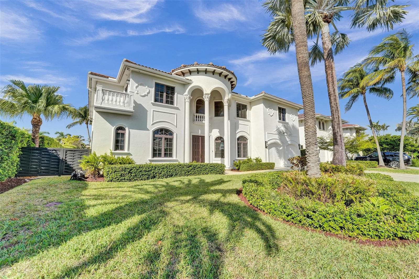 642 Palm Drive photo 4