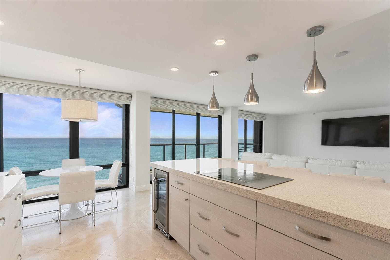 250 S Ocean 4e Boulevard 4-e photo 2