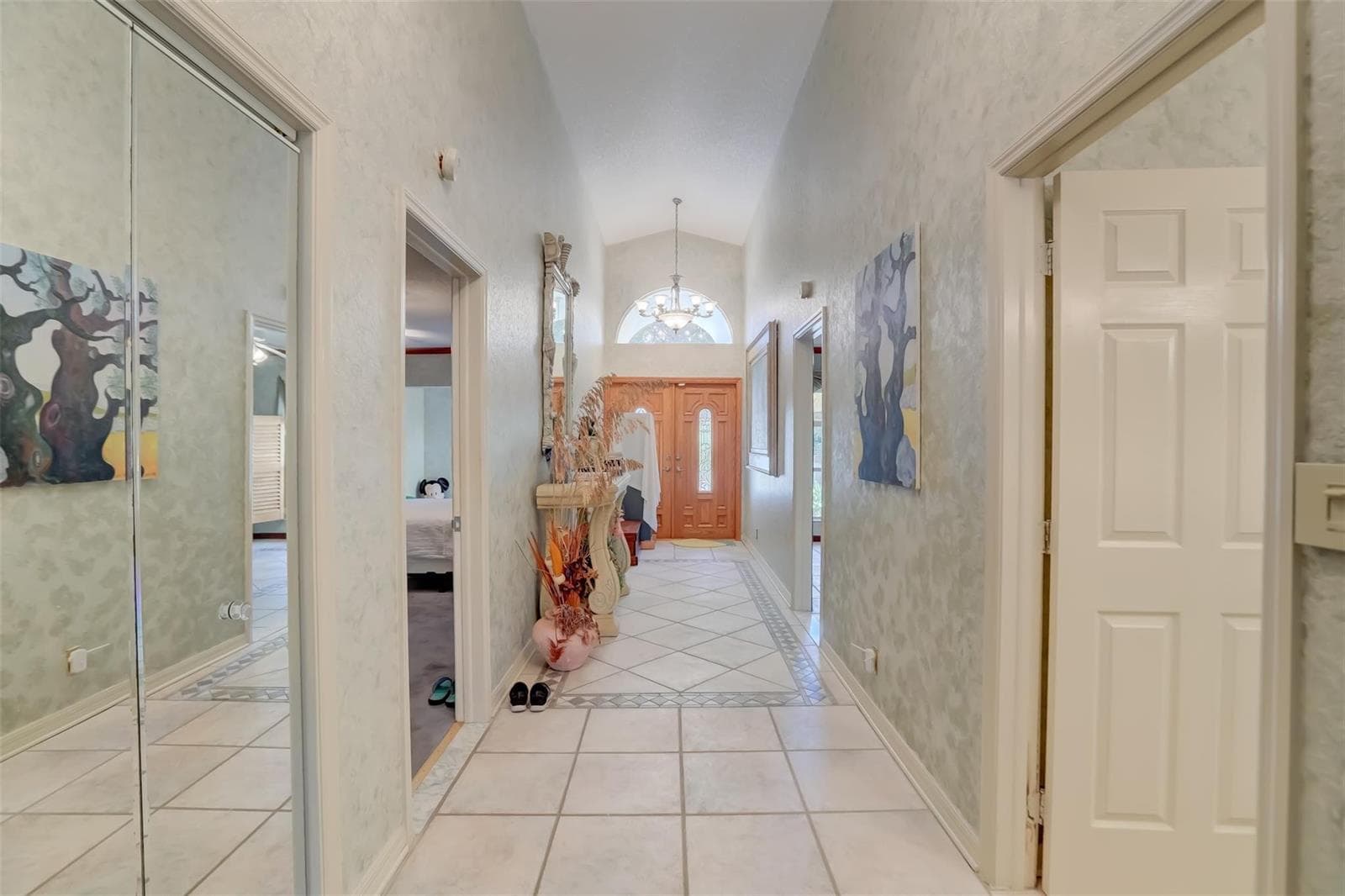 305 S Riverside Drive photo 13