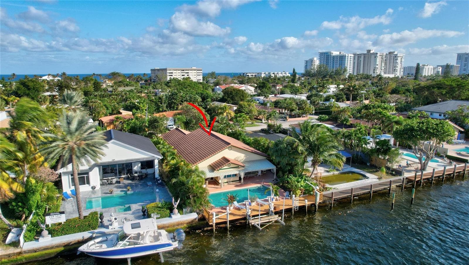 305 S Riverside Drive photo 3