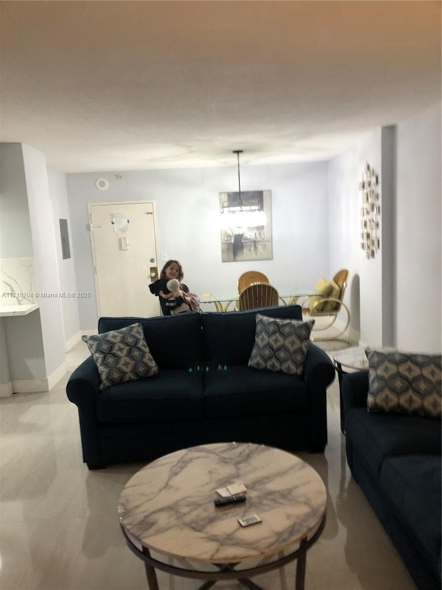 210 photo 6
