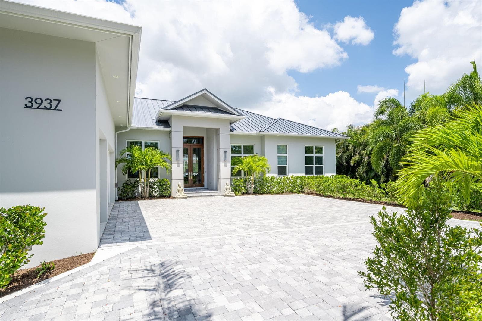 3937 Indian River Drive E photo 5