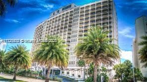 5401 Collins Ave 430 photo 3