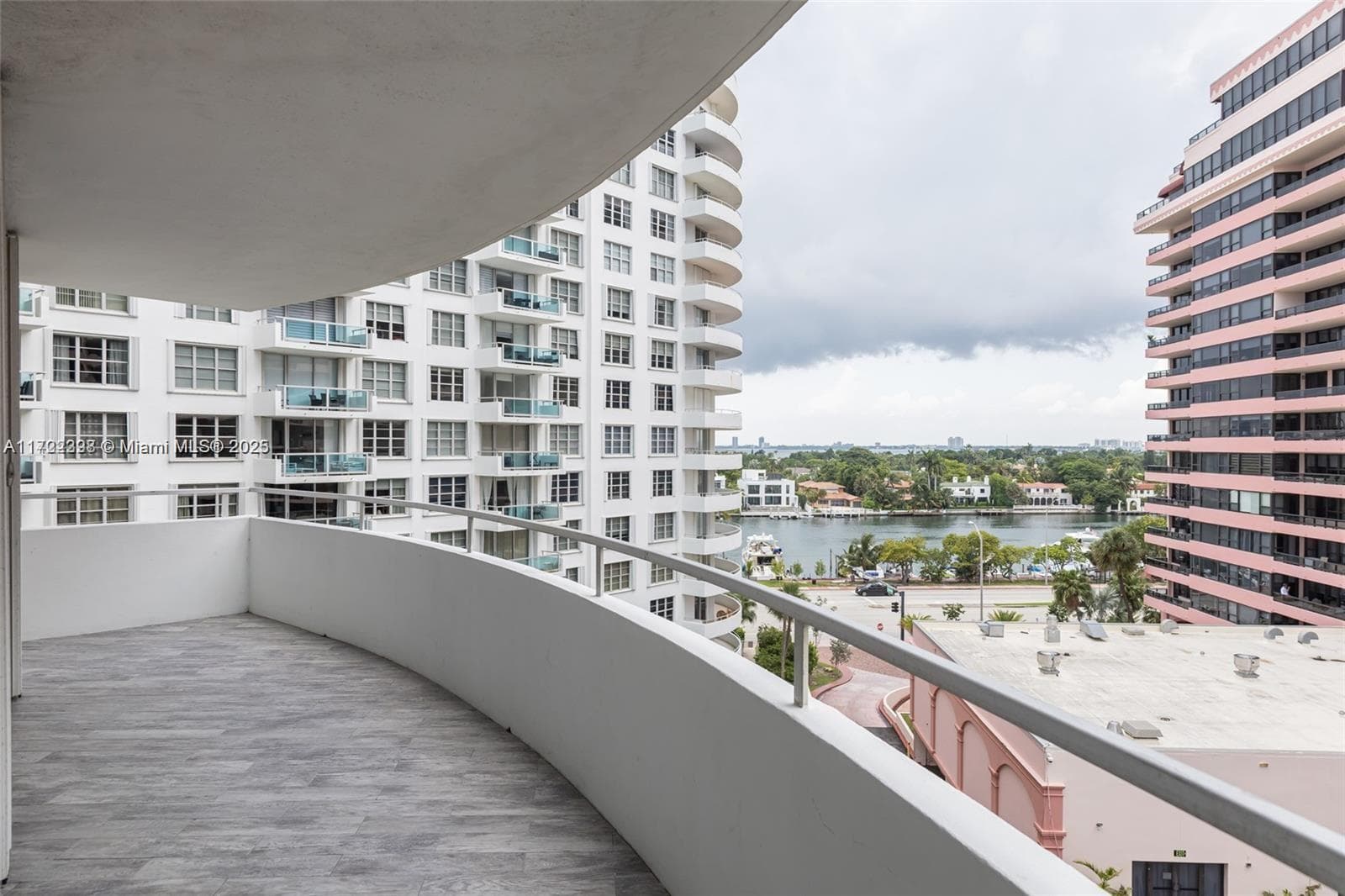 5161 Collins Ave 812 photo 6