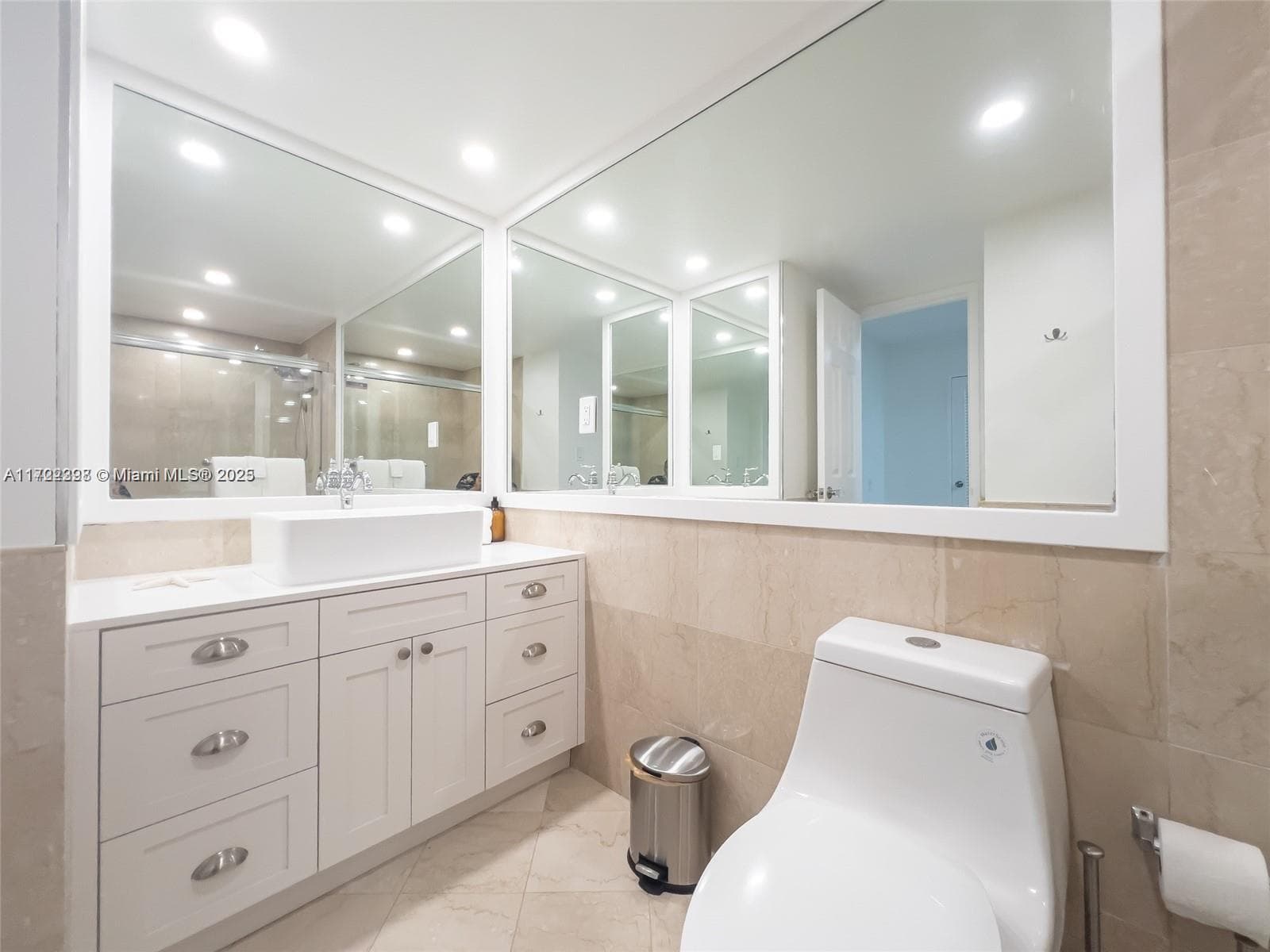 5161 Collins Ave 812 photo 13