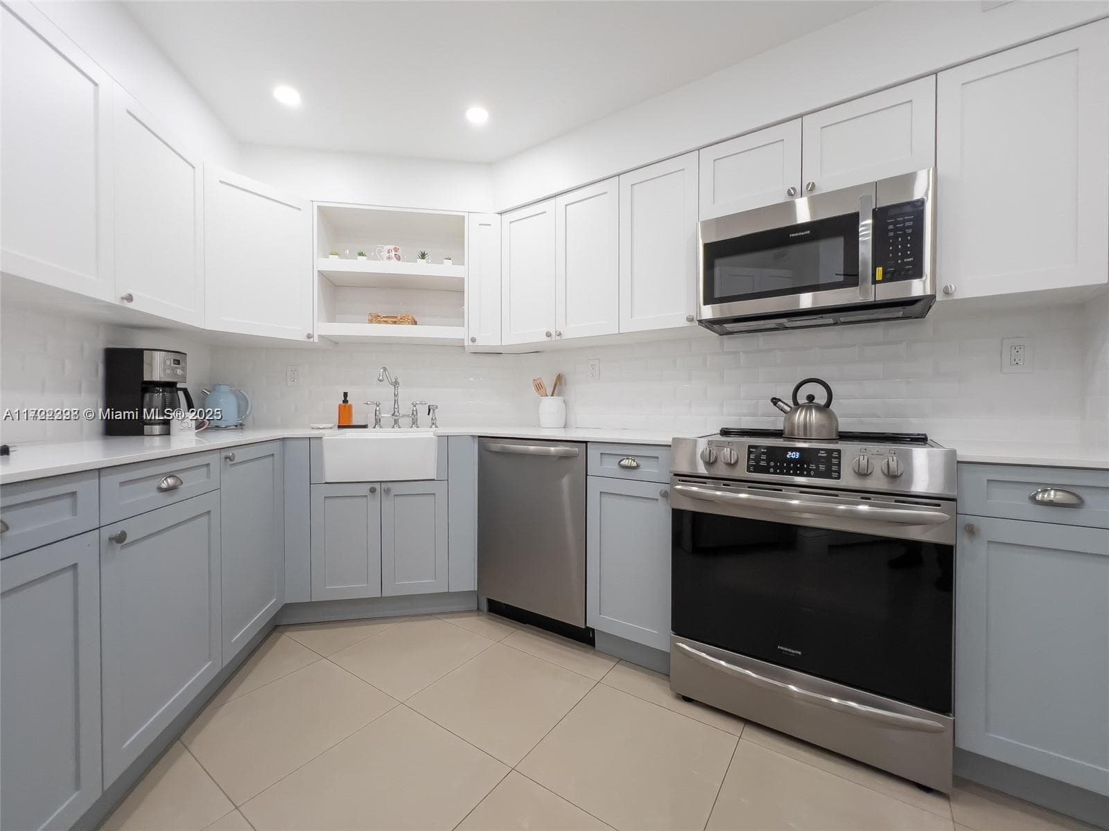 5161 Collins Ave 812 photo 22