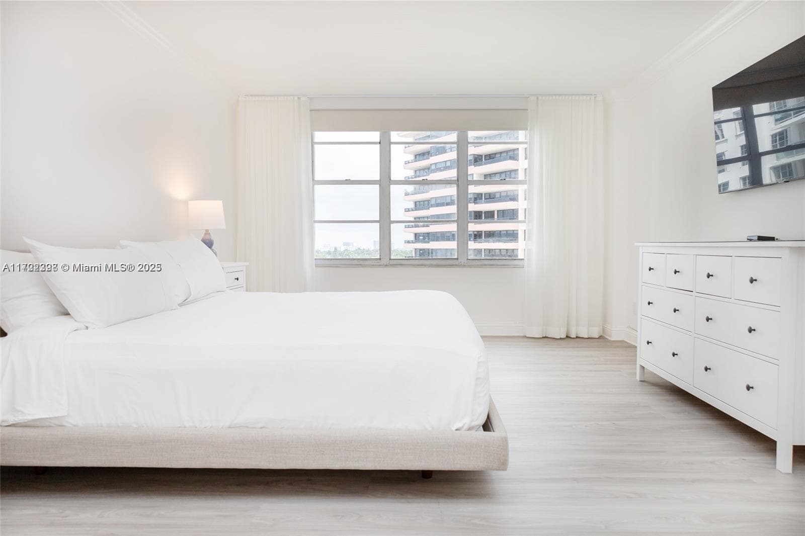 5161 Collins Ave 812 photo 18