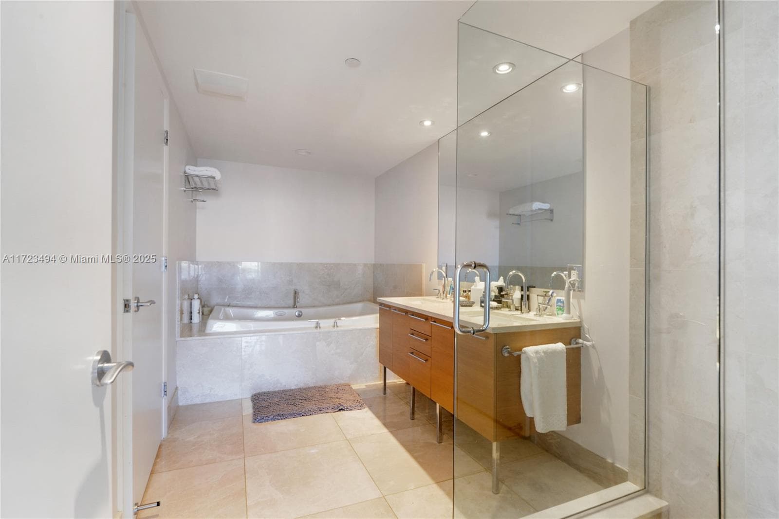 17001 Collins Ave 4101 photo 9