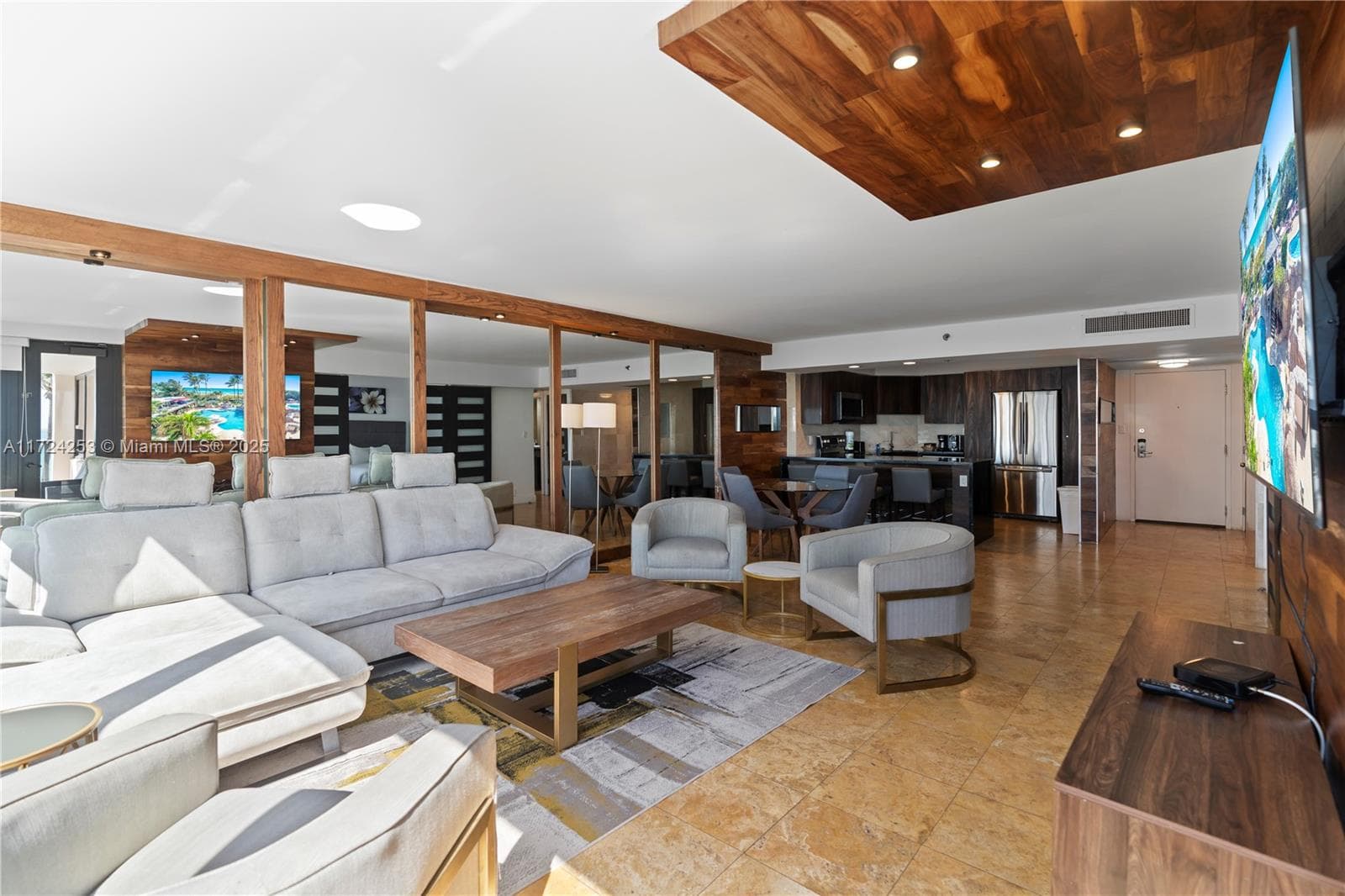 5225 Collins Ave 501 photo 11