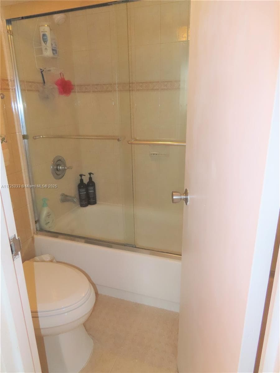 5701 Collins Ave 1011 photo 17