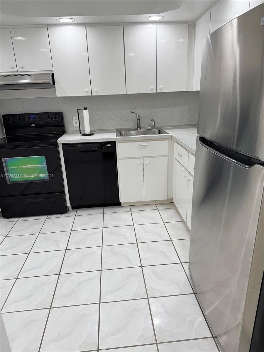 5701 Collins Ave 1011 photo 7