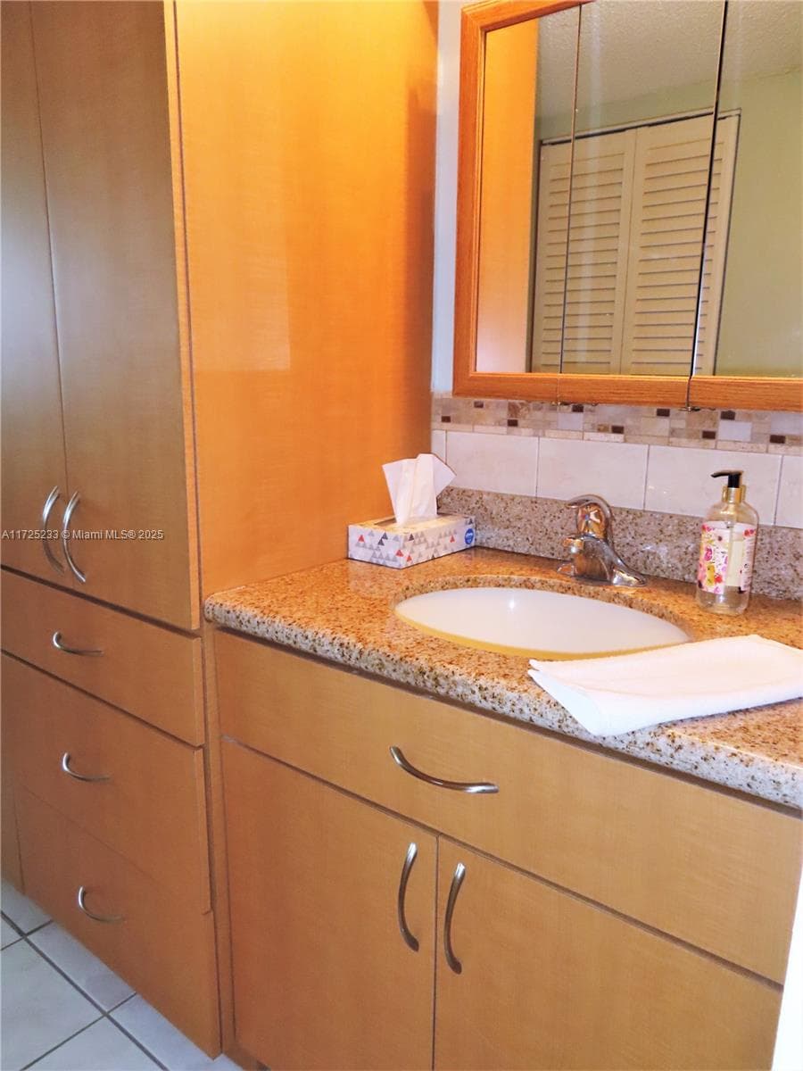 5701 Collins Ave 1011 photo 14