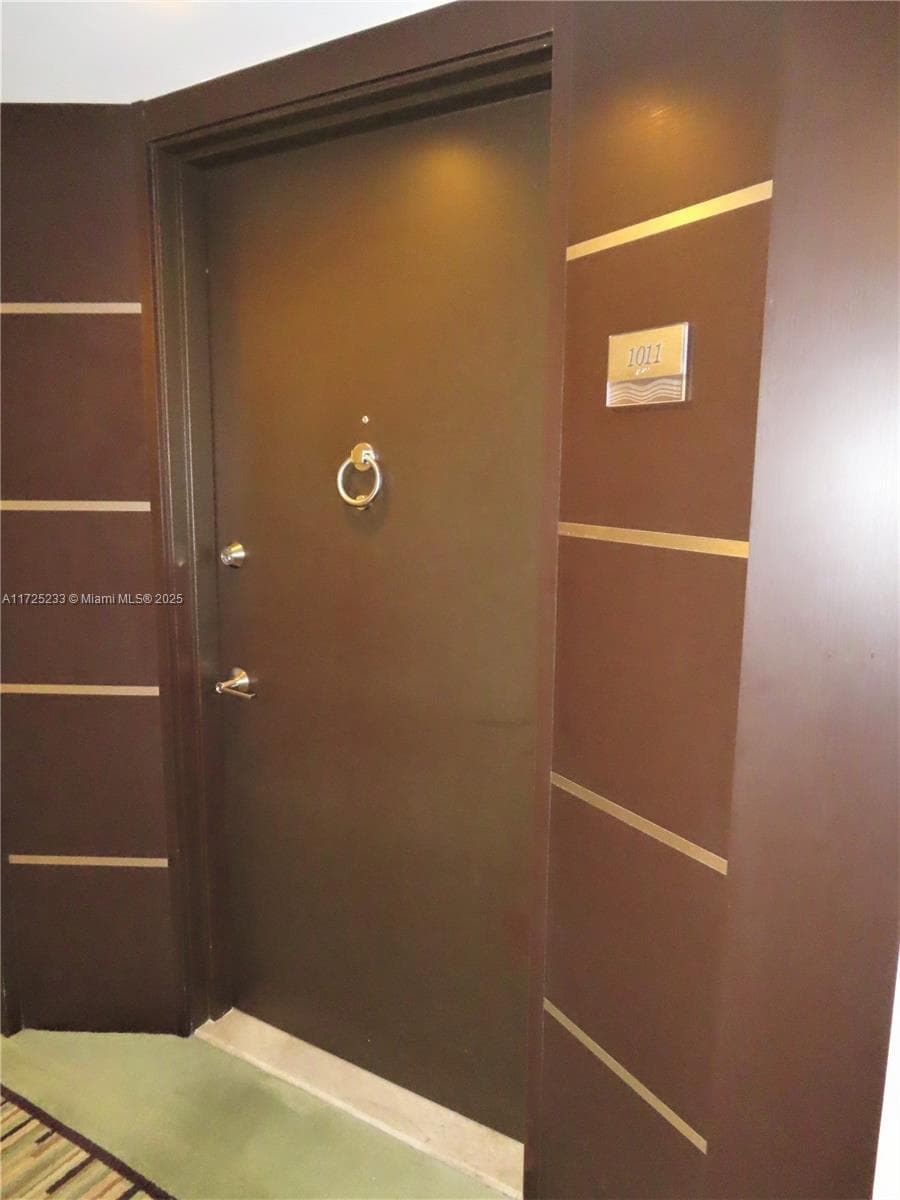 5701 Collins Ave 1011 photo 4