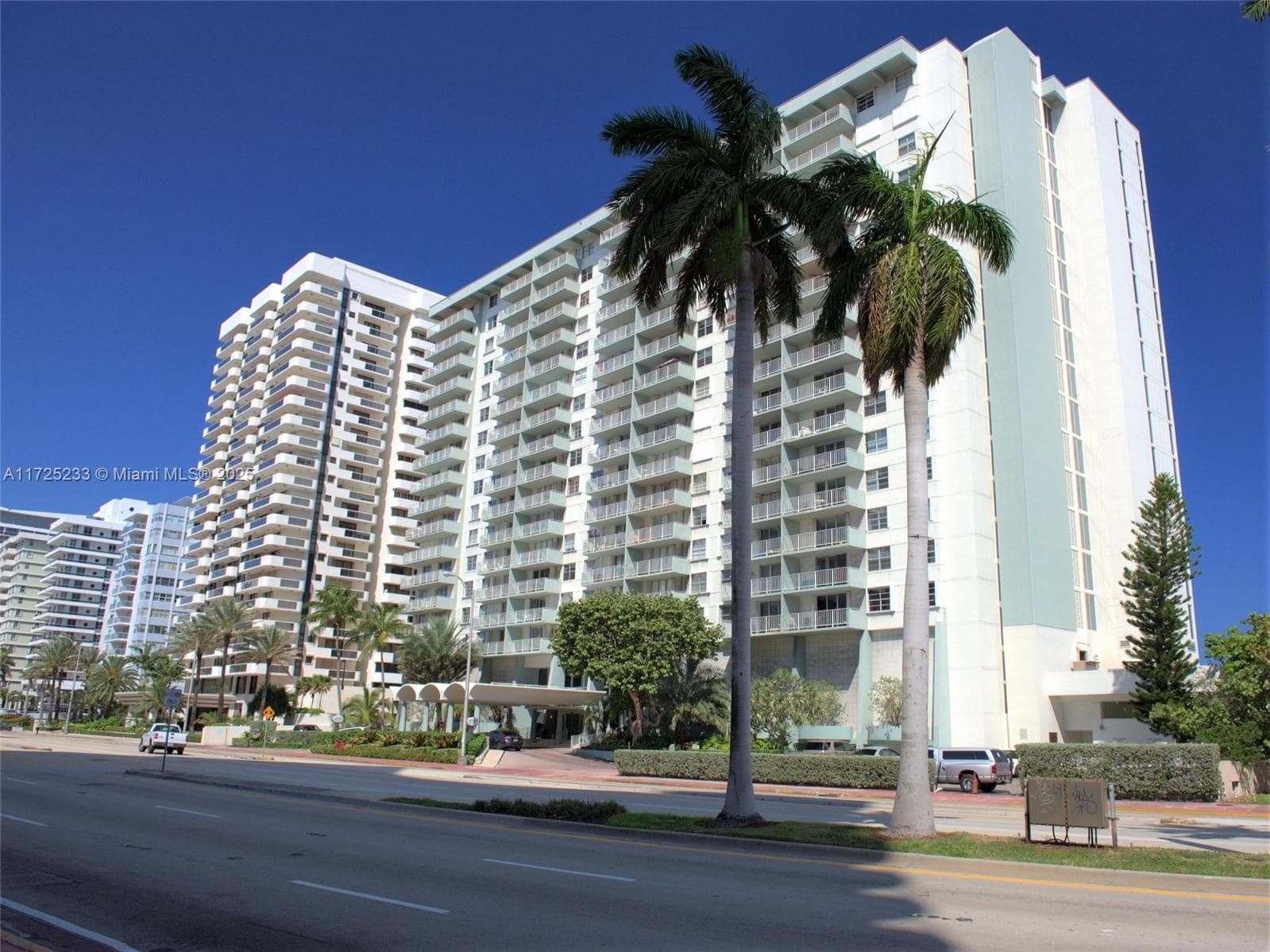 5701 Collins Ave 1011 photo 21