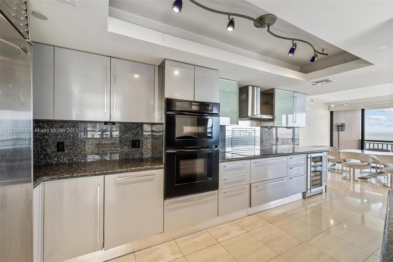 10175 Collins Ave 502 photo 5