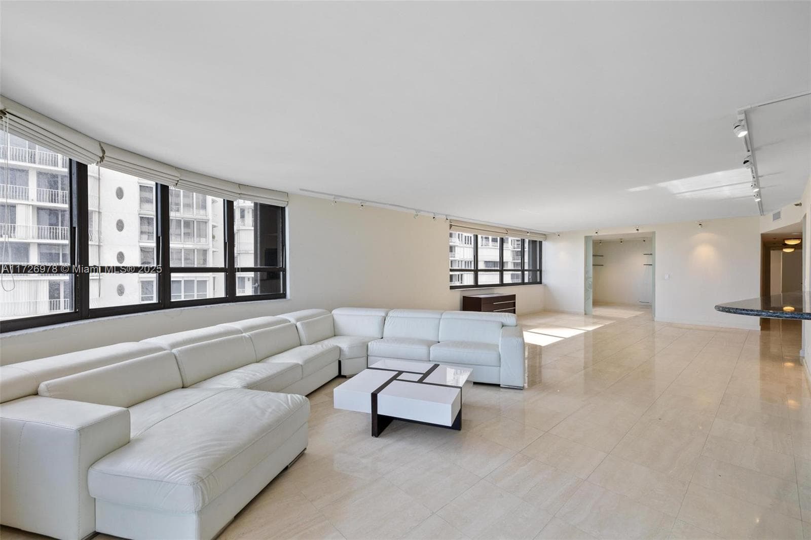 10175 Collins Ave 502 photo 4