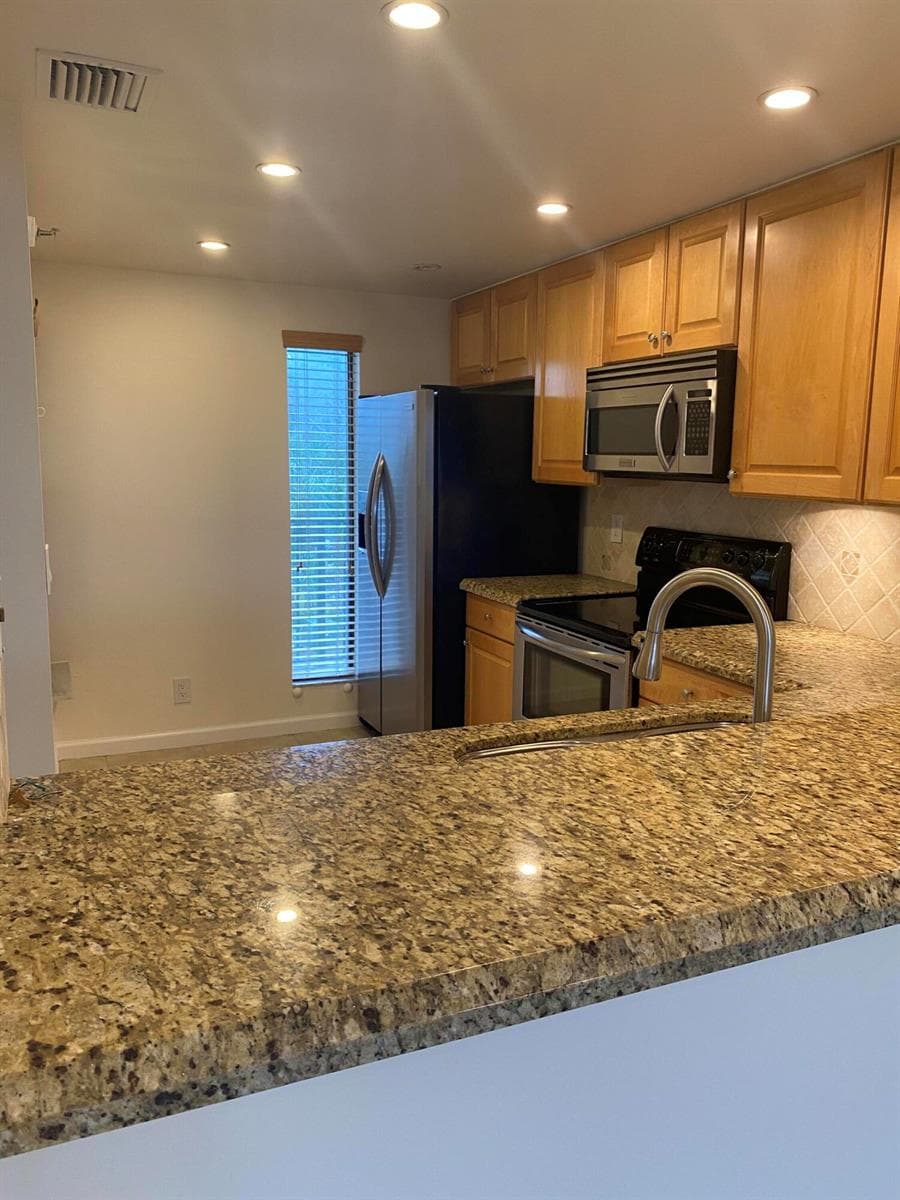 17 Royal Palm Way 305 photo 2