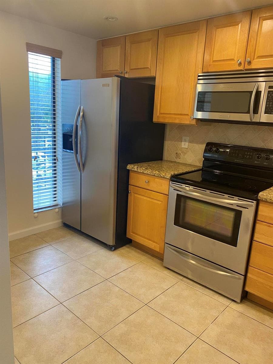 17 Royal Palm Way 305 photo 1
