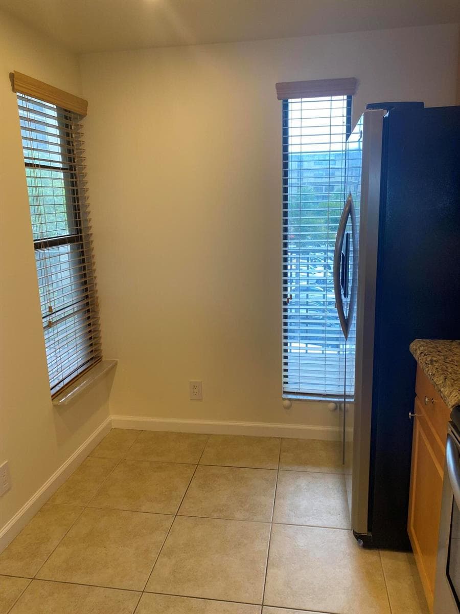 17 Royal Palm Way 305 photo 4