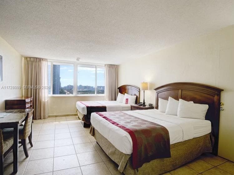 19201 Collins Ave 1141 photo 6