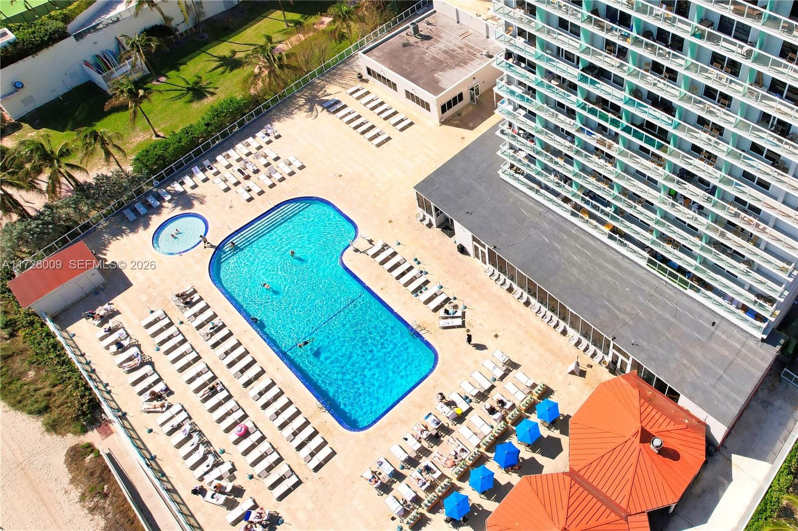 19201 Collins Ave 1141 photo 3