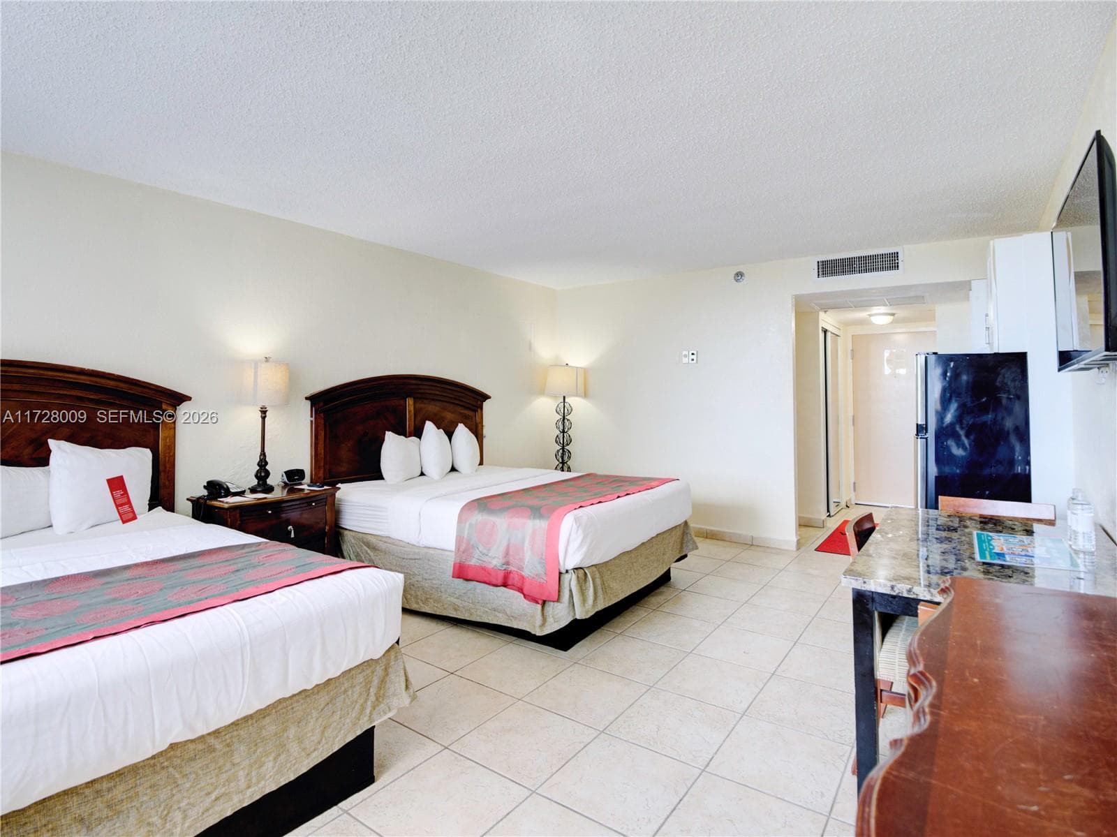 19201 Collins Ave 1141 photo 14