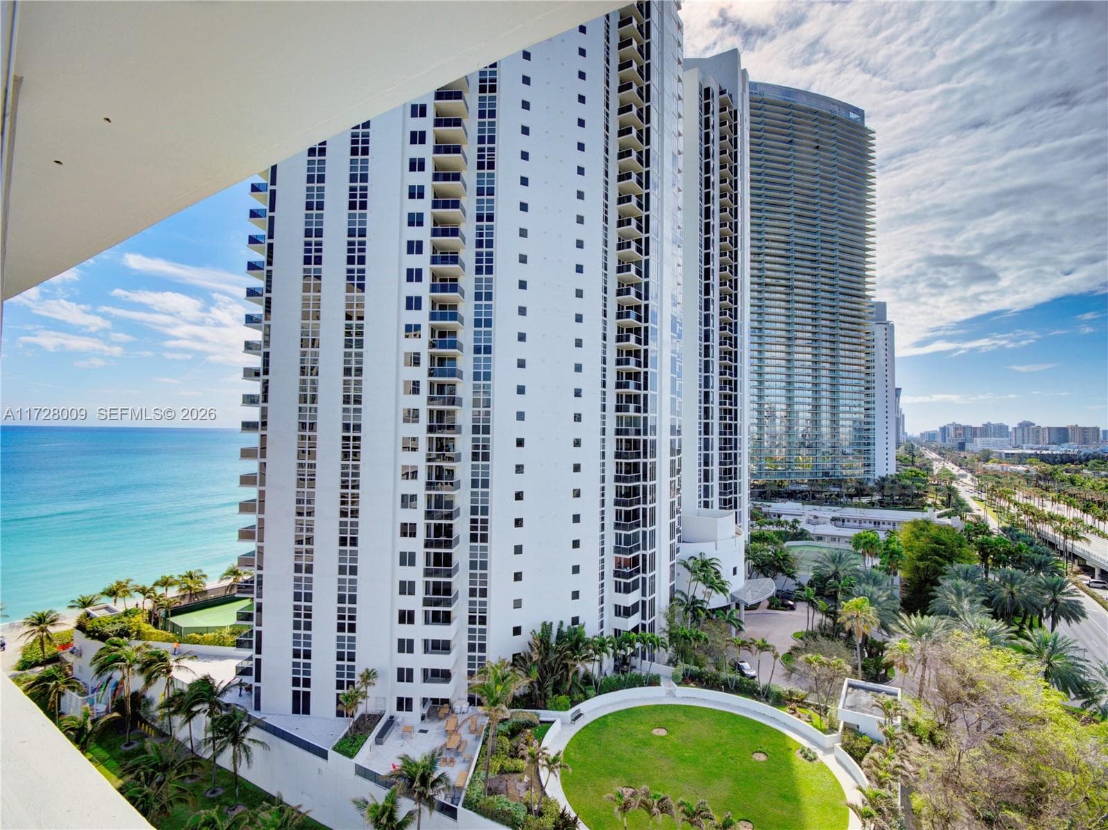 19201 Collins Ave 1141 photo 18