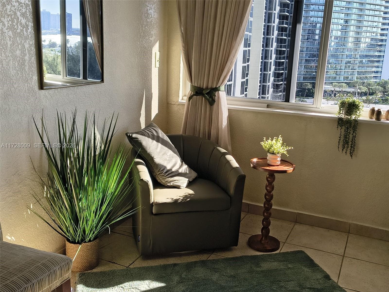 19201 Collins Ave 1141 photo 8