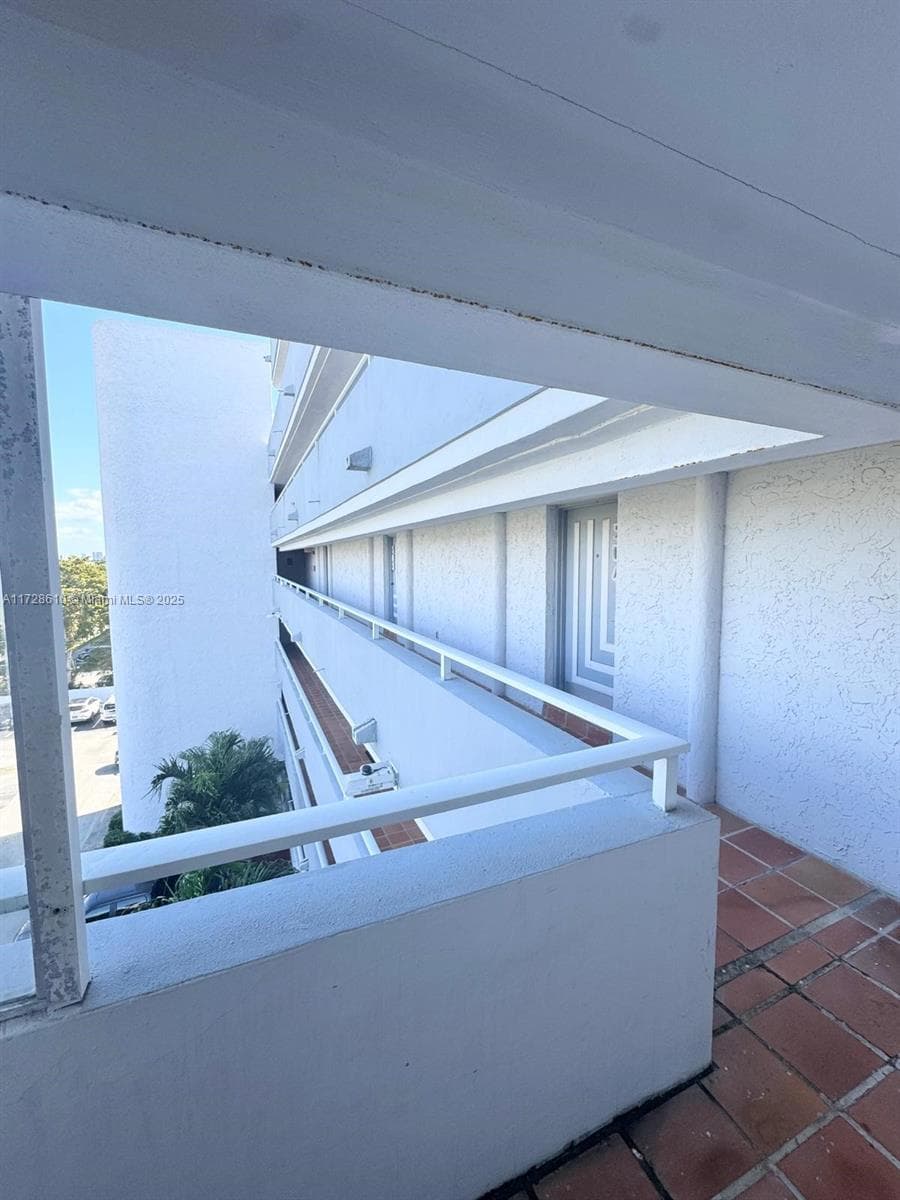 1650 NE 115th St 506 photo 18
