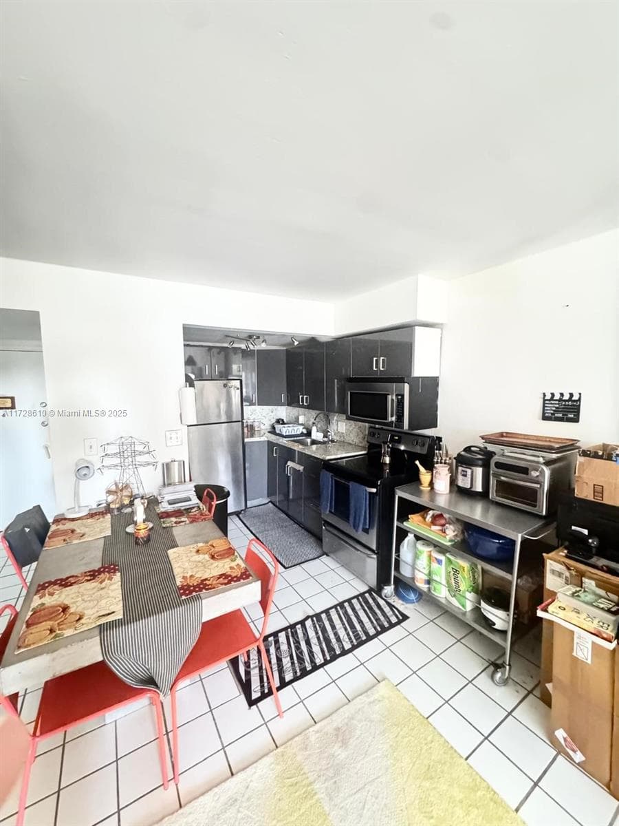 1650 NE 115th St 506 photo 8