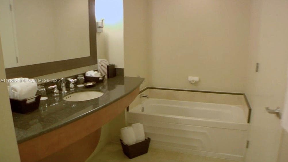 18001 Collins Ave 801 photo 12