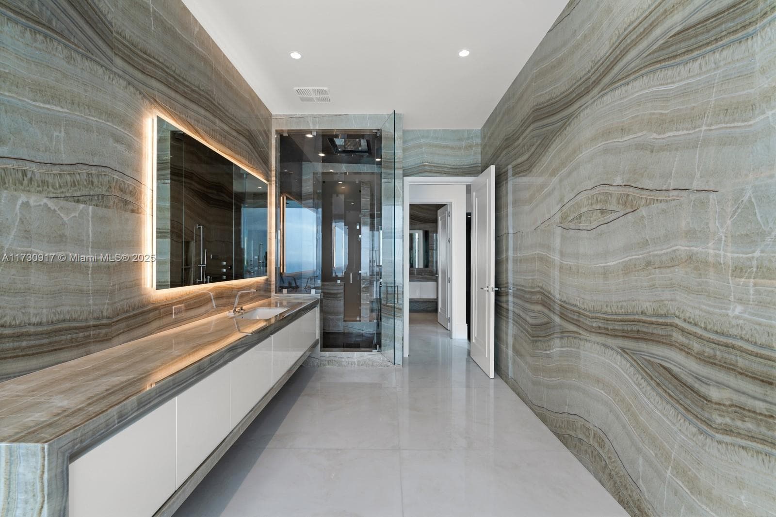 17901 Collins Ph4705 photo 24