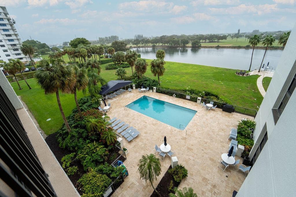 356 Golfview Road 505 photo 20