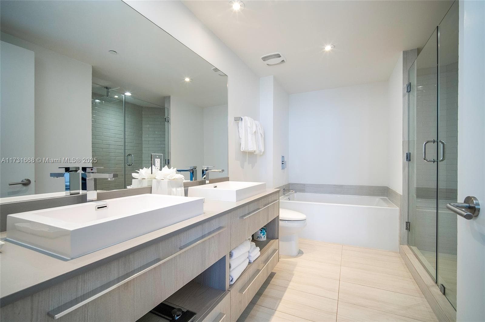 4010 S Ocean Dr T3502 photo 12
