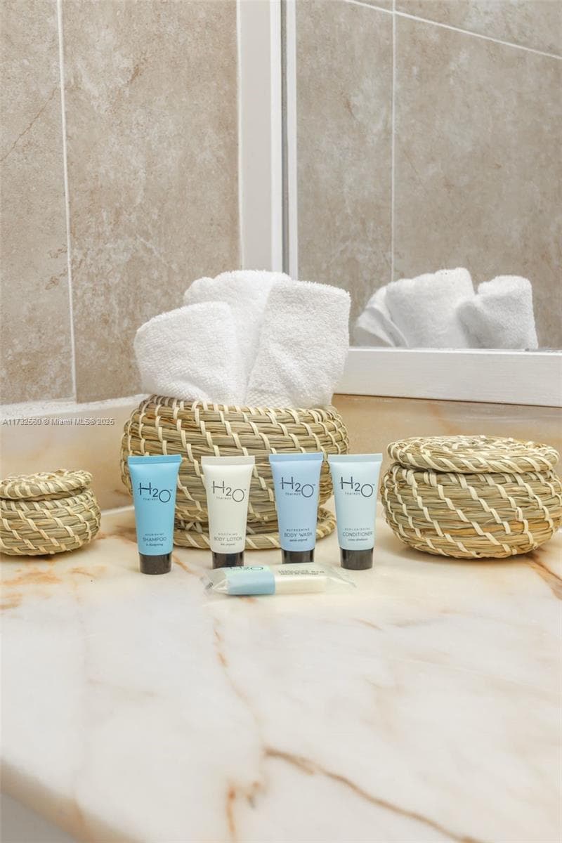 5445 Collins Ave 1623 photo 22