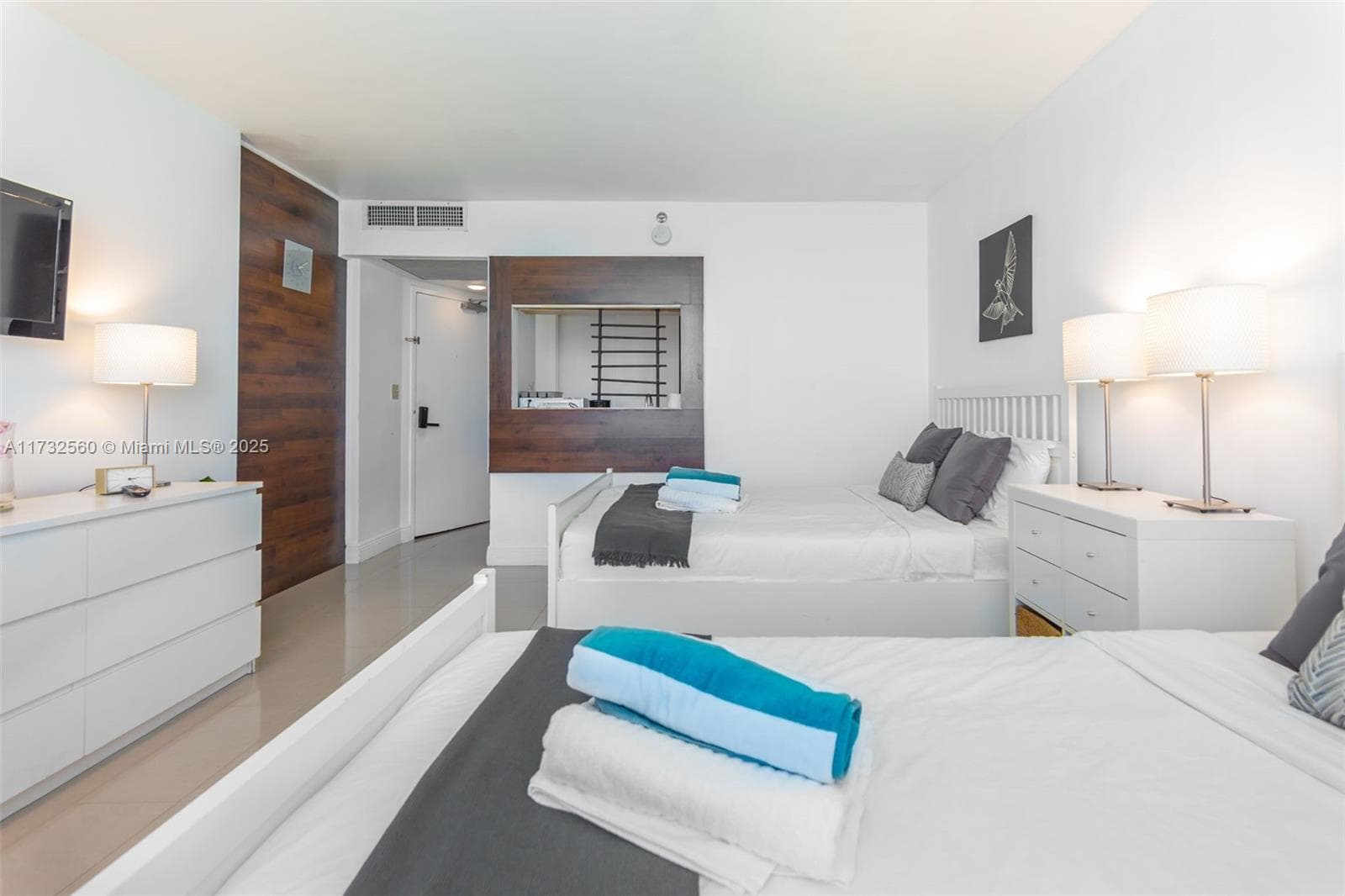 5445 Collins Ave 1623 photo 20