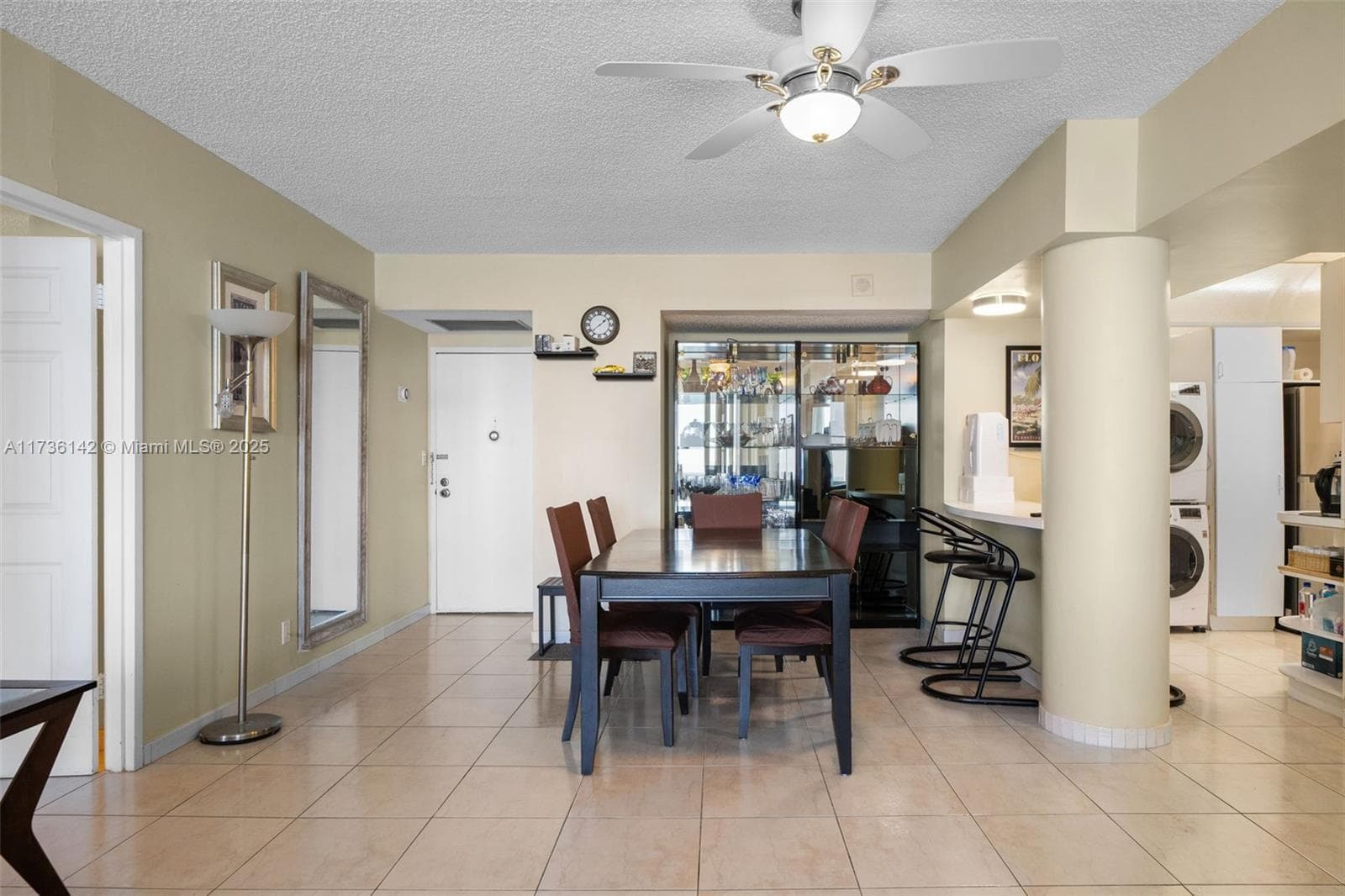 3725 Ocean Dr 1110 photo 2