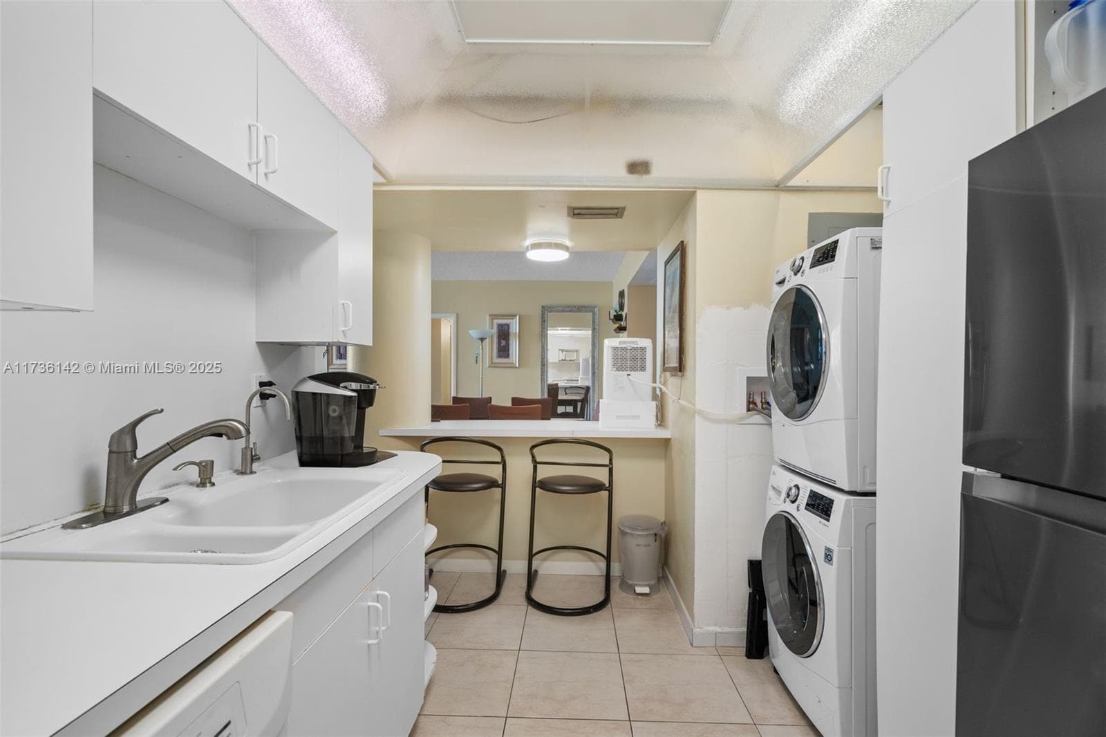 3725 S Ocean Dr 1110 photo 9