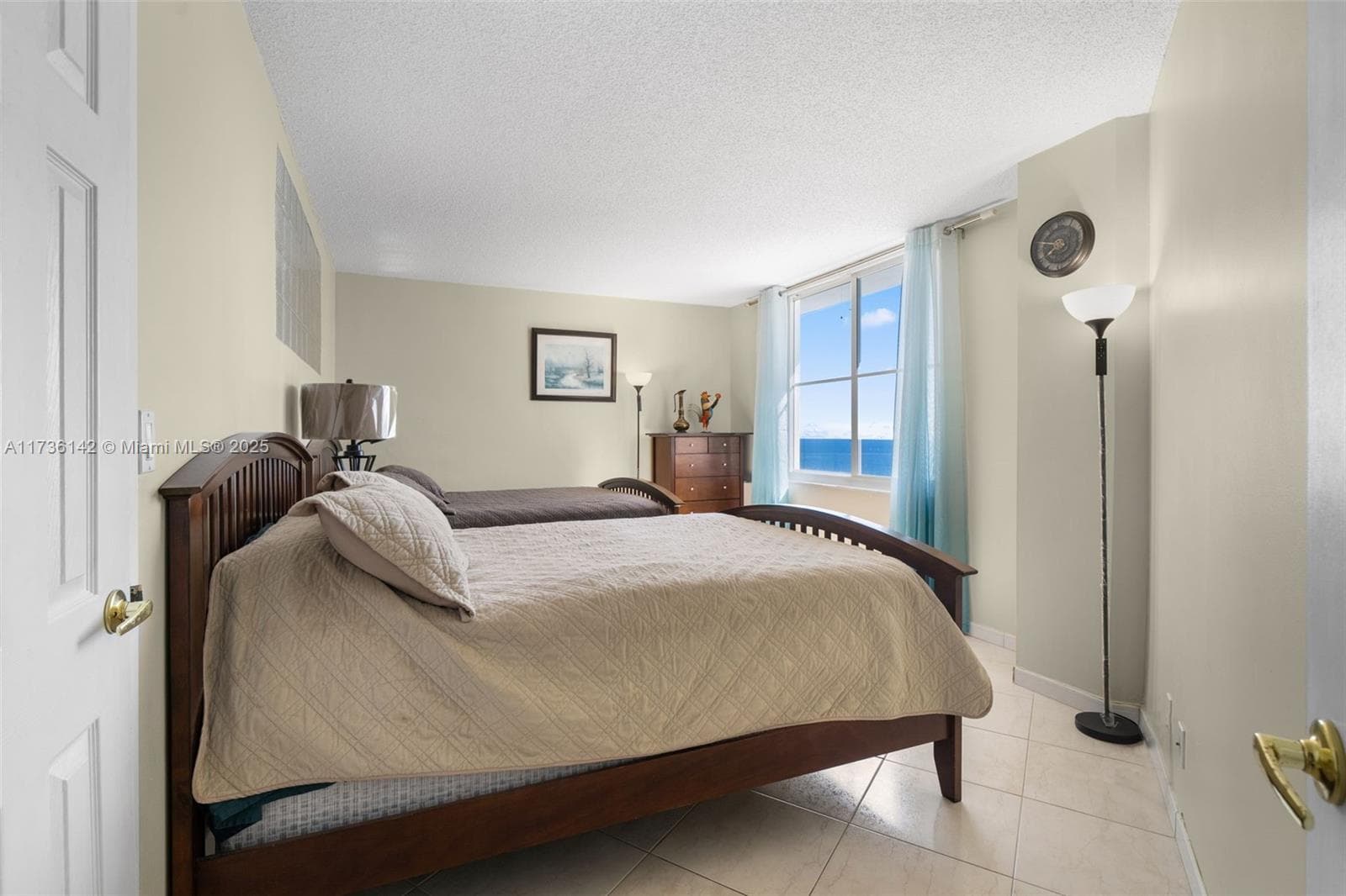 3725 Ocean Dr 1110 photo 18