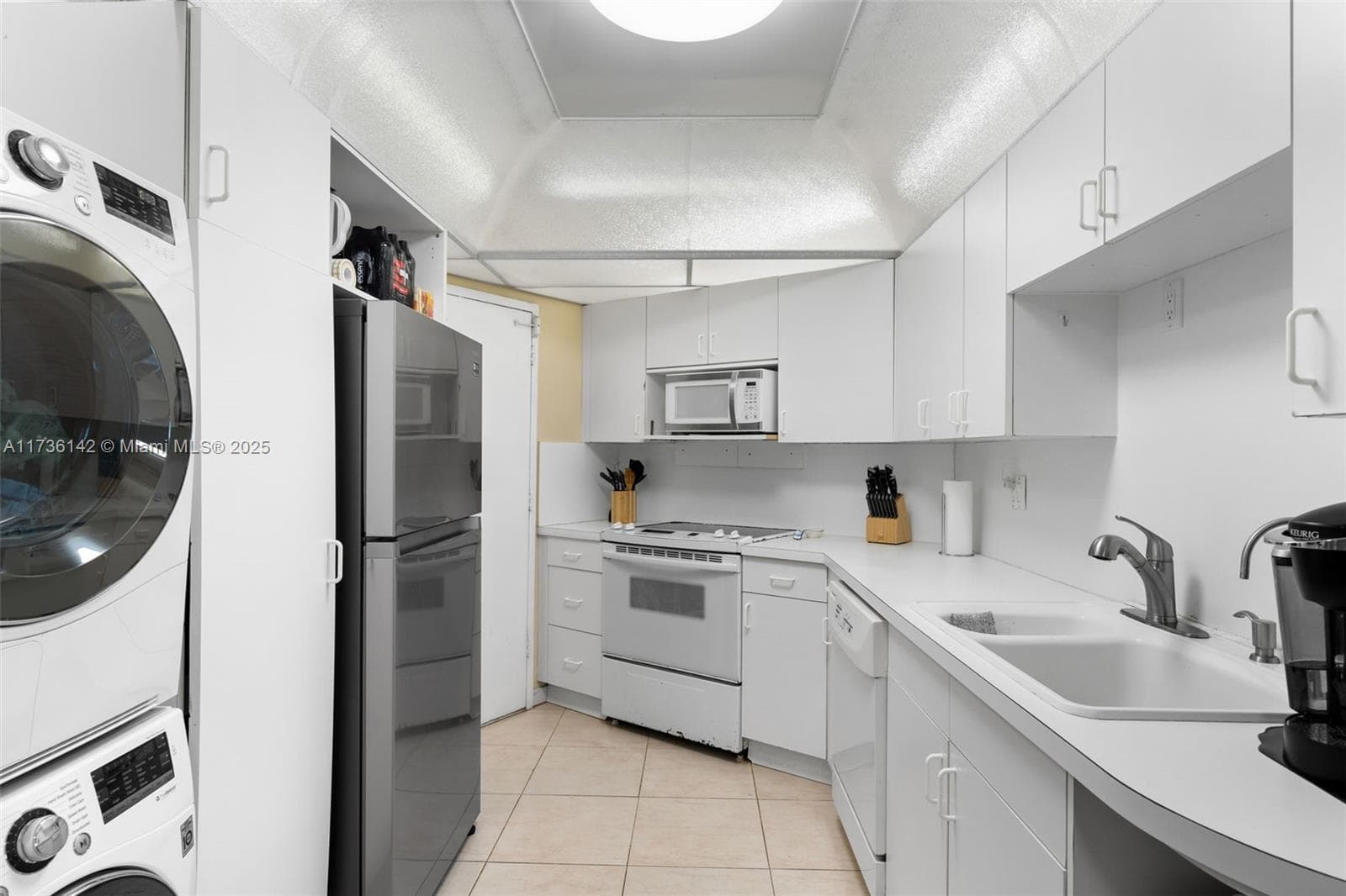 3725 S Ocean Dr 1110 photo 8