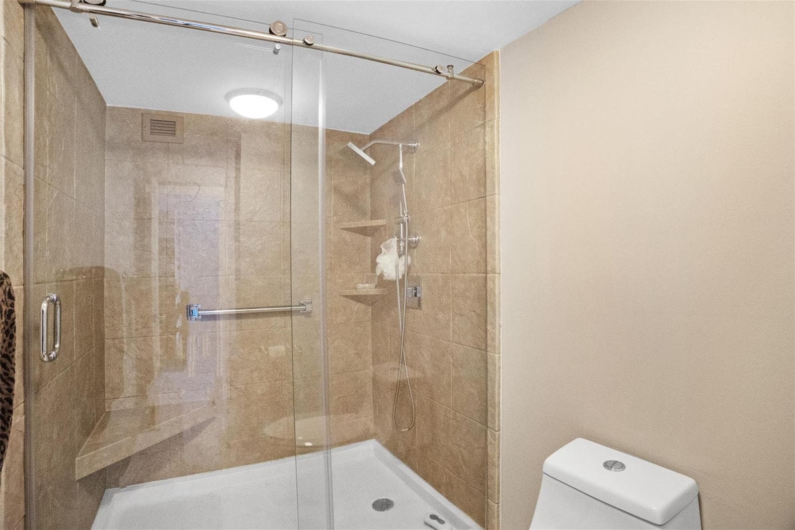 200 Leslie Drive 915 photo 22