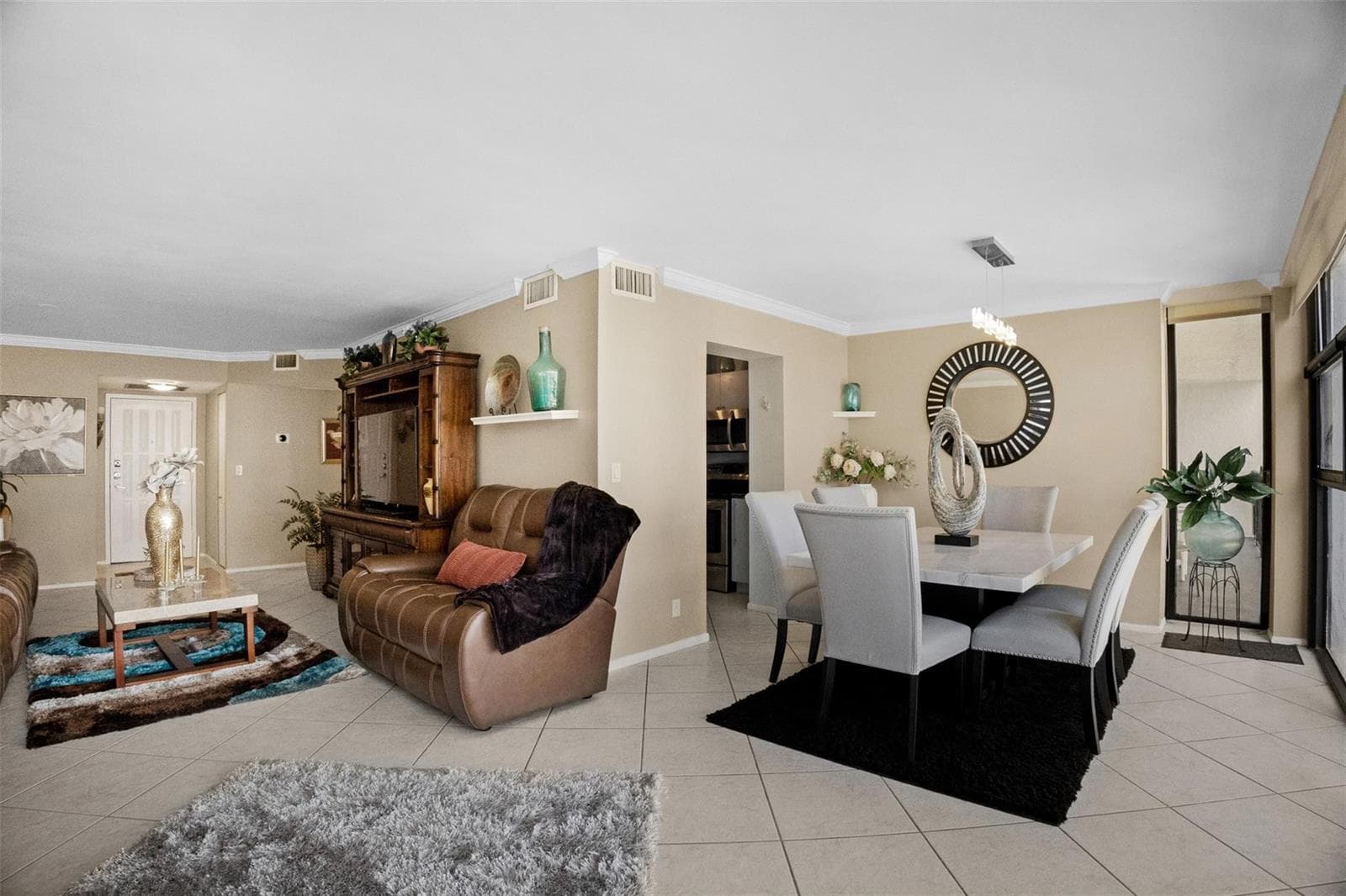 200 Leslie Drive 915 photo 11